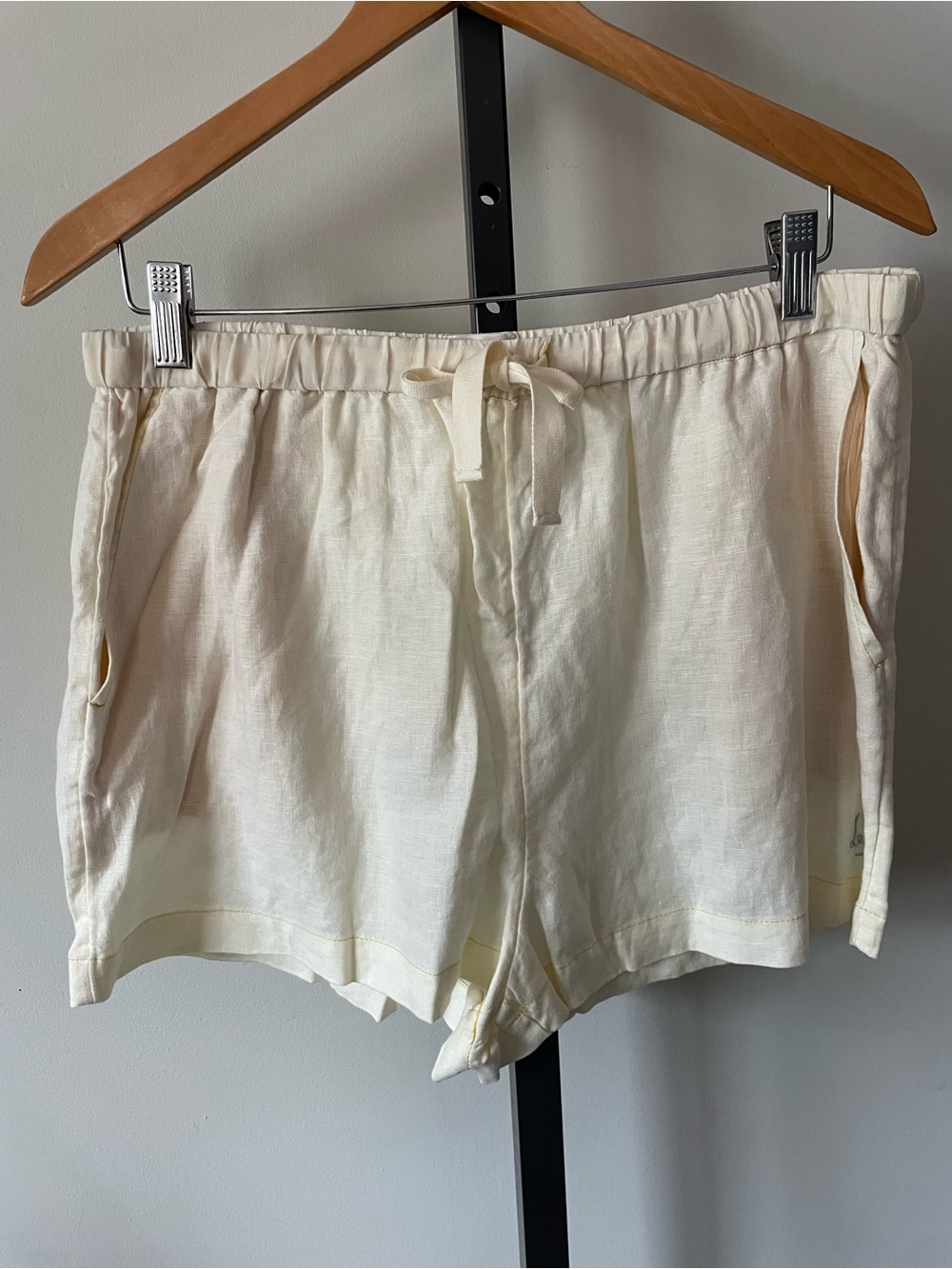 NEW Wilfred Le Fou 100% Linen Shorts Size Small RARE